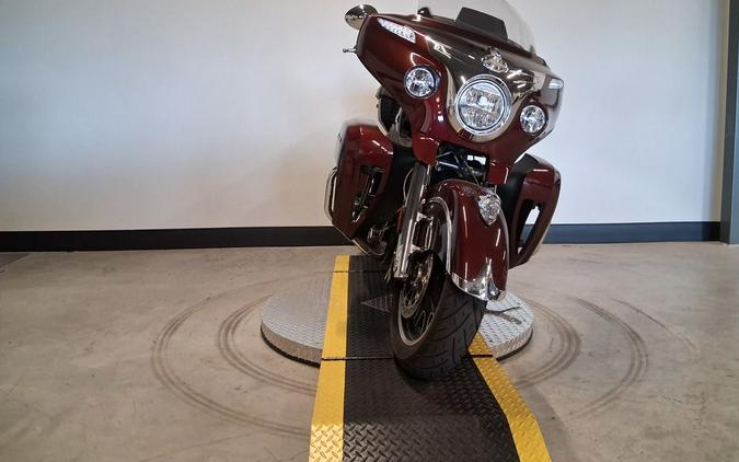 2022 Indian Motorcycle® Roadmaster® Maroon Metallic/Crimson Metallic