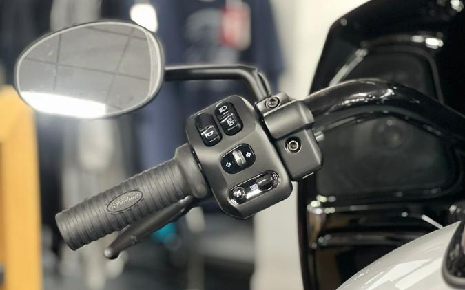 2026 Indian Motorcycle Pursuit® Dark Horse® with 112 and Powerband Audio Package