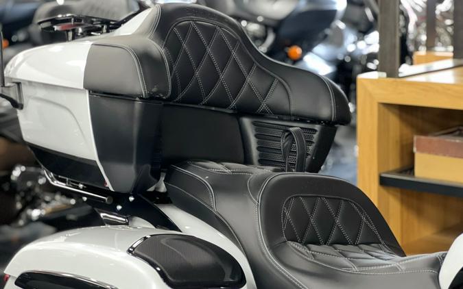 2026 Indian Motorcycle Pursuit® Dark Horse® with 112 and Powerband Audio Package