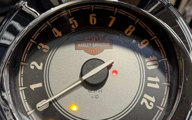 2014 Harley-Davidson® FLSTC - Heritage Softail® Classic