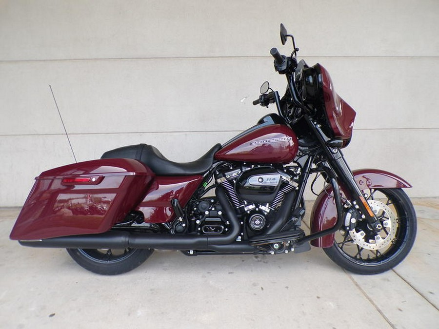 2012 Harley-Davidson® FLHTCU - Electra Glide® Ultra Classic