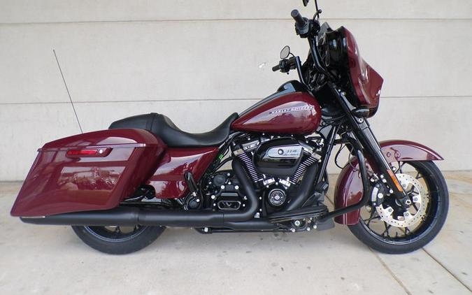 2012 Harley-Davidson® FLHTCU - Electra Glide® Ultra Classic