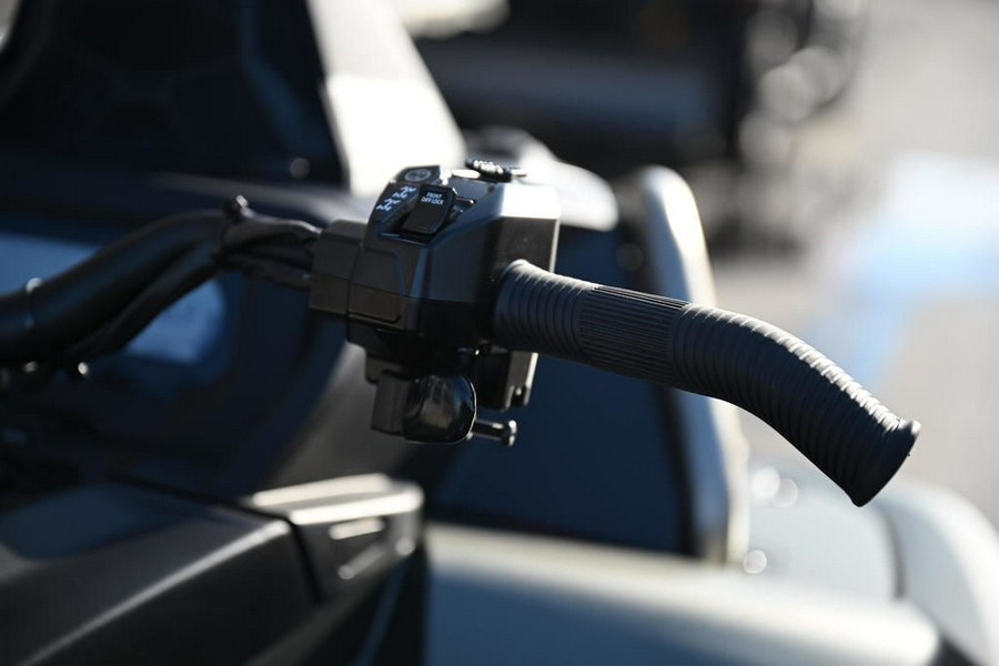 2026 Can-Am® Outlander X mr 1000R Loft Green Satin