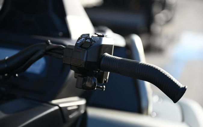 2026 Can-Am® Outlander X mr 1000R Loft Green Satin