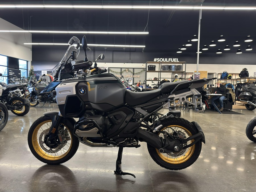 2025 BMW R 1300 GS Adventure - AURELIUS GREEN METALLIC MATTE