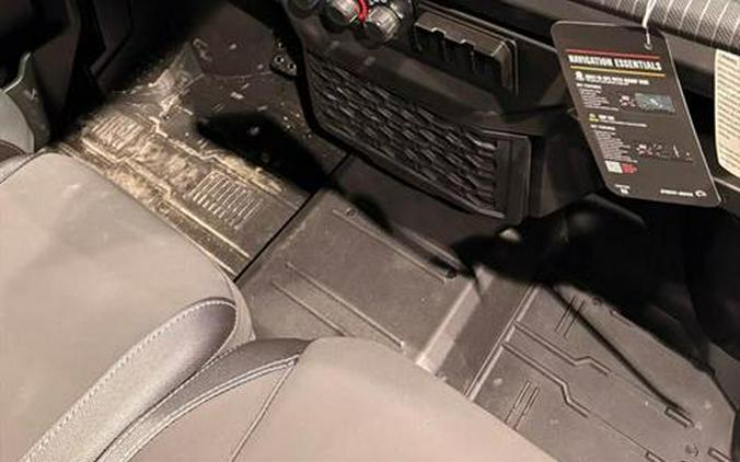 2026 Can-Am Defender Limited HD11