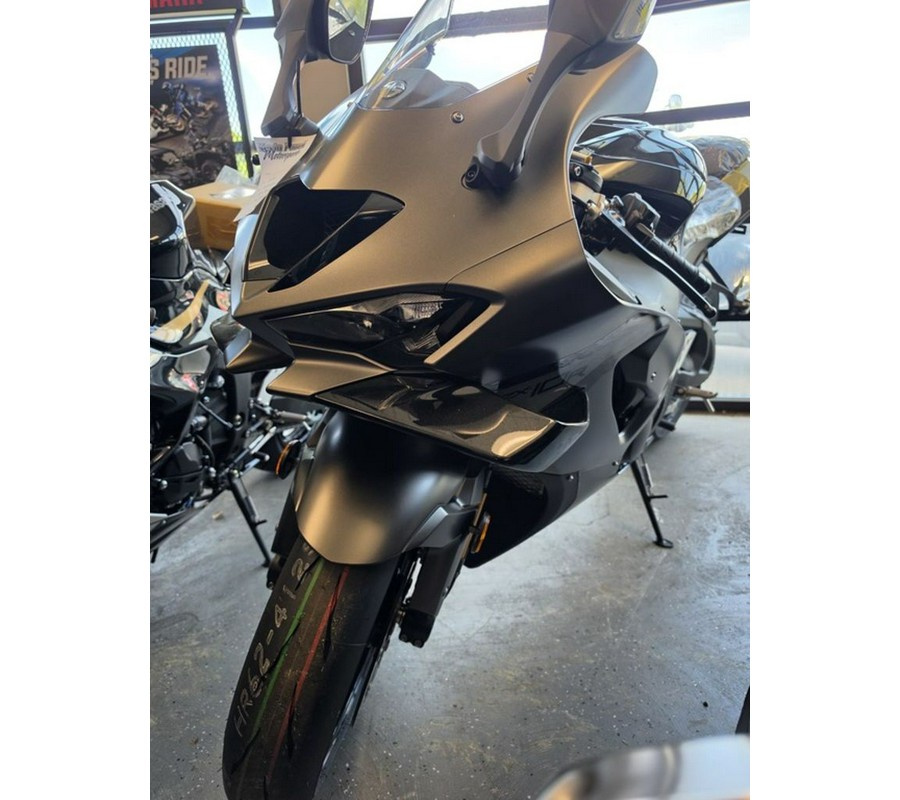 2026 Kawasaki Ninja® ZX™-10R Base