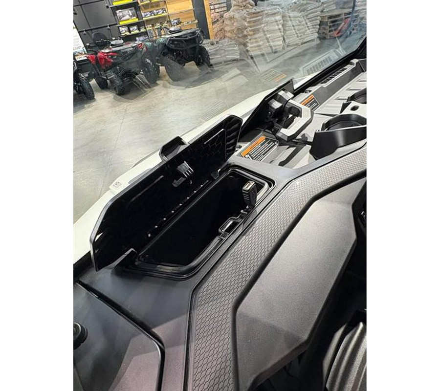 2026 Can-Am Defender Limited HD11