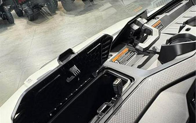 2026 Can-Am Defender Limited HD11