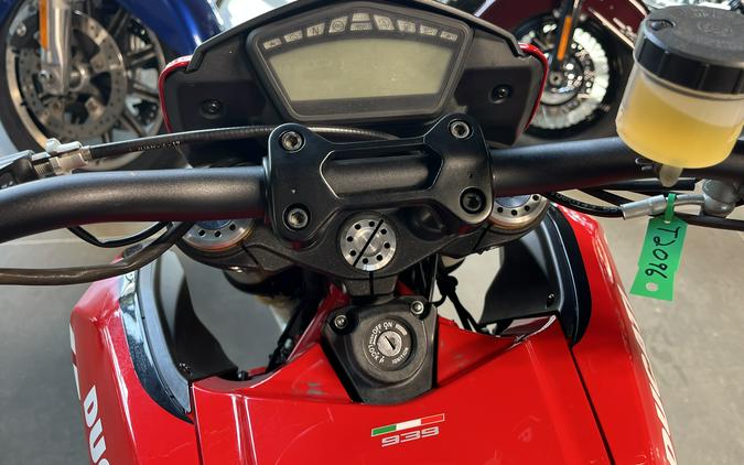 2017 Hypermotard 939 SP - Ducati