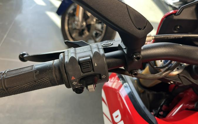 2017 Hypermotard 939 SP - Ducati