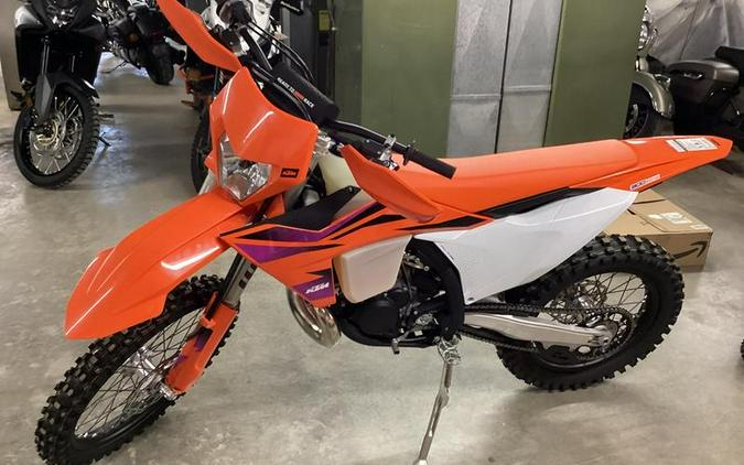 FIRST LOOK! KTM INTRODUCES 2024 KTM 300XC-W HARD-ENDURO MODEL