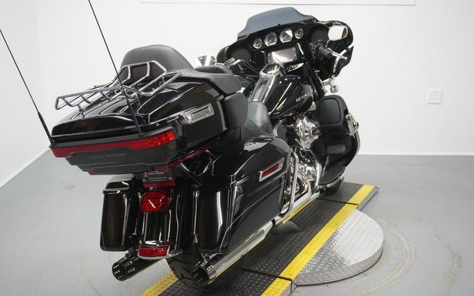 2015 Harley-Davidson® Ultra Limited Low Vivid Black