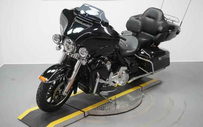 2015 Harley-Davidson® Ultra Limited Low Vivid Black