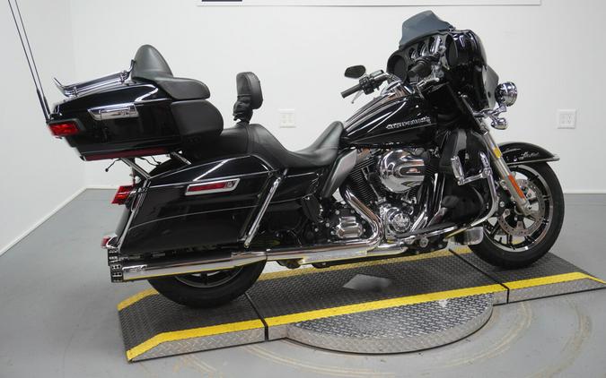 2015 Harley-Davidson® Ultra Limited Low Vivid Black
