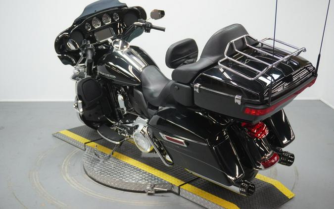 2015 Harley-Davidson® Ultra Limited Low Vivid Black