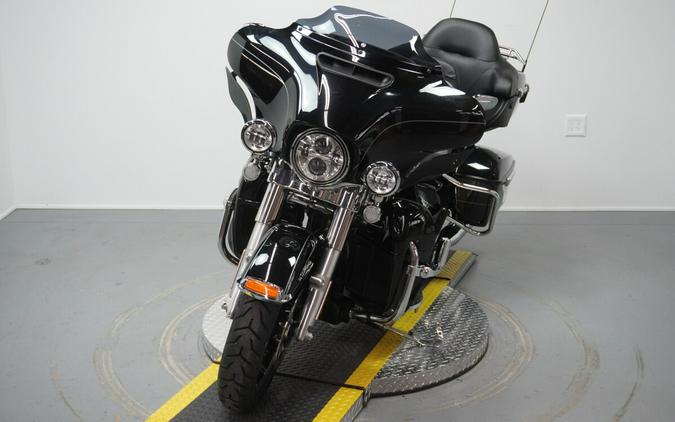2015 Harley-Davidson® Ultra Limited Low Vivid Black