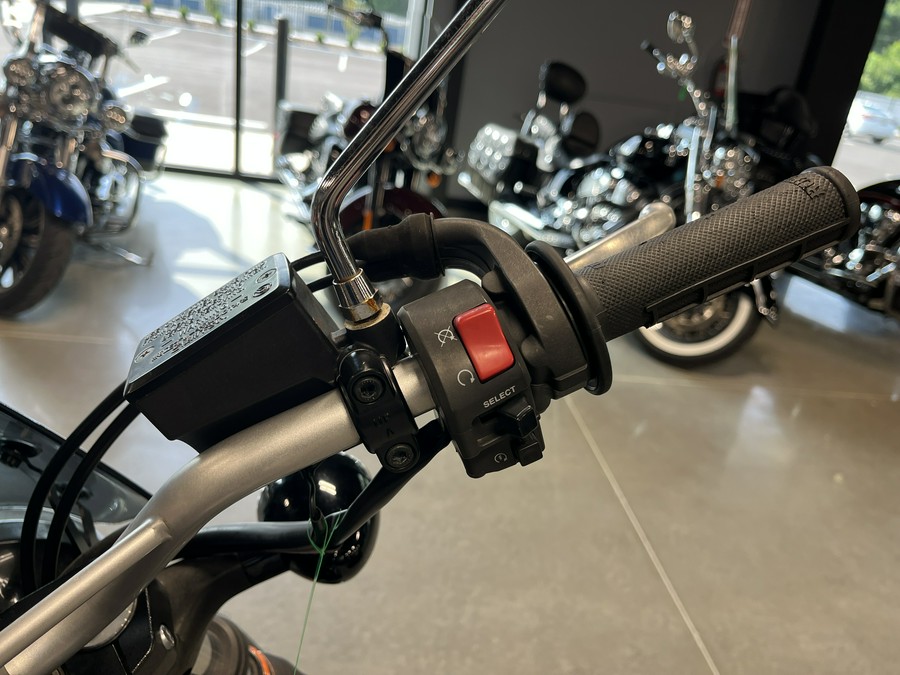 2017 Yamaha SCR950