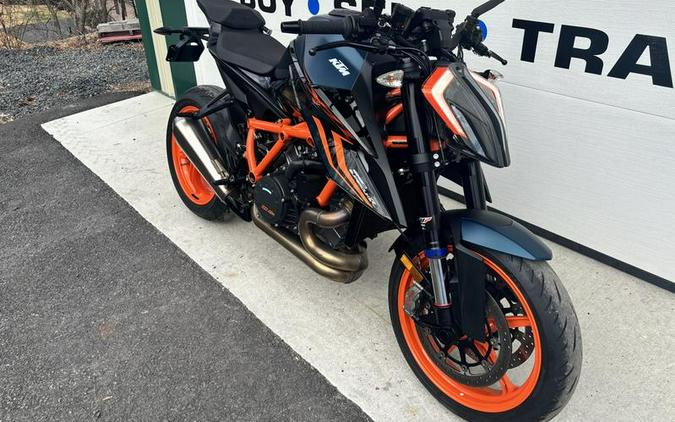 2022 KTM 1290 Super Duke R Evo Review [17 Track + Street Fast Facts]