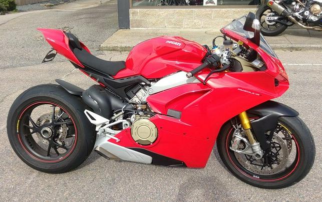 2018 Ducati Panigale V4 S