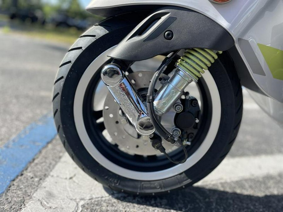 2025 Vespa Primavera 50