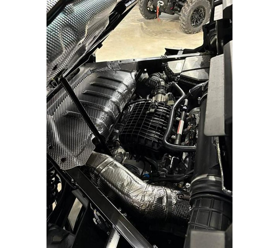 2026 Can-Am Defender XT CAB HD11