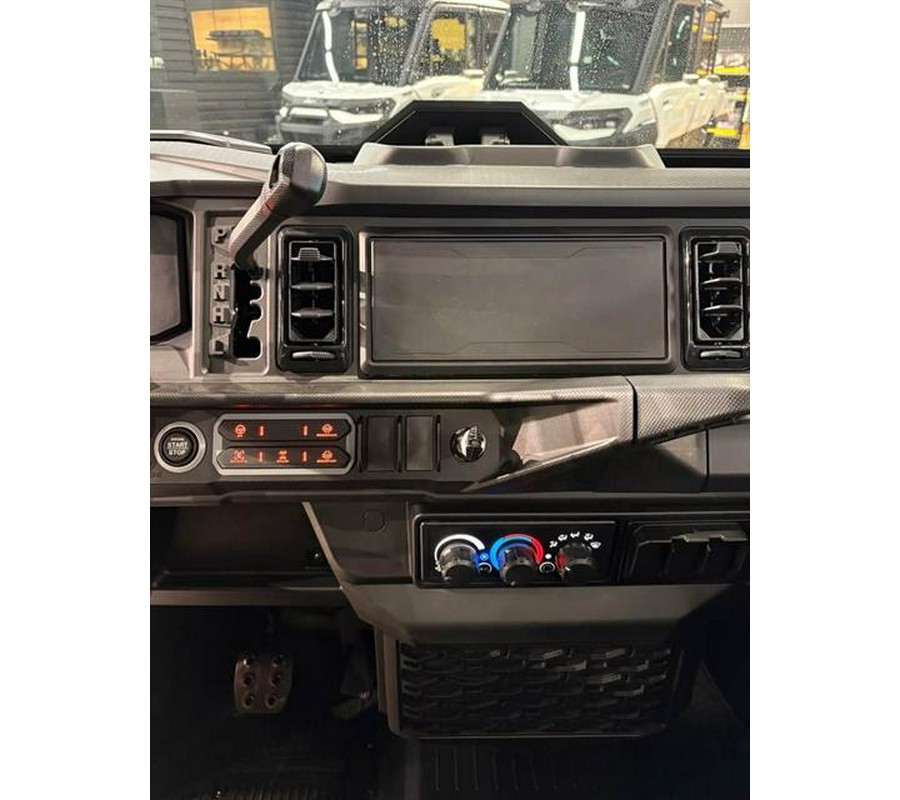 2026 Can-Am Defender XT CAB HD11