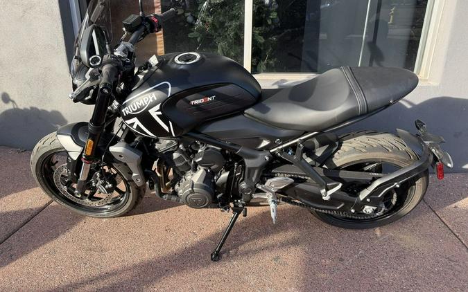 2023 Triumph Trident 660 Matte Jet Black / Matte Silver Ice