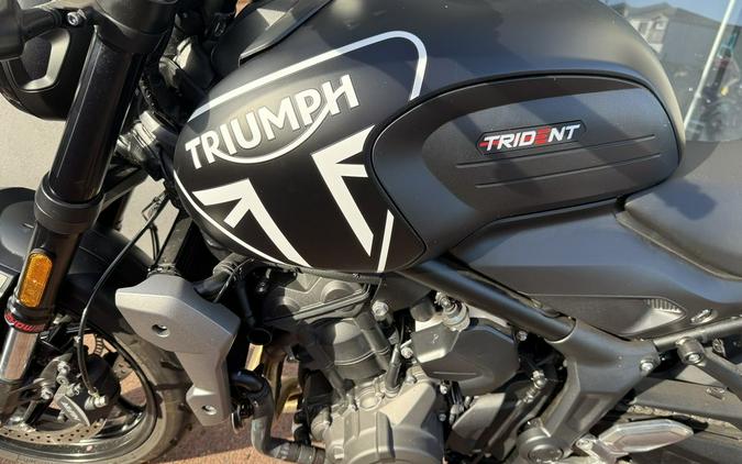 2023 Triumph Trident 660 Matte Jet Black / Matte Silver Ice