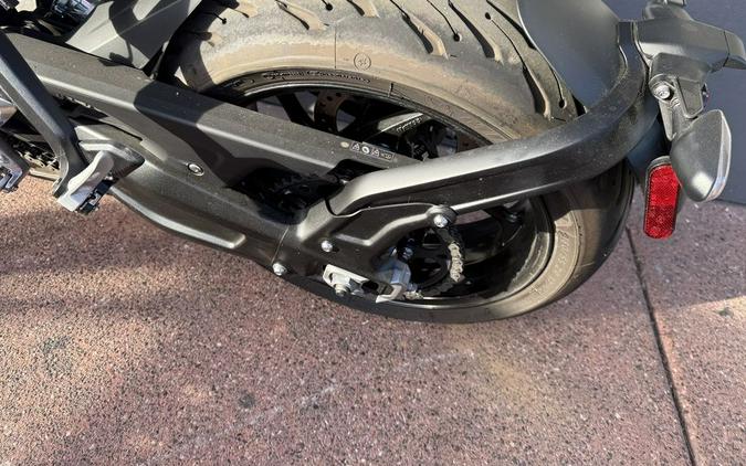 2023 Triumph Trident 660 Matte Jet Black / Matte Silver Ice