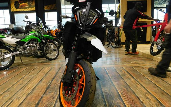 2024 KTM 890 SMT