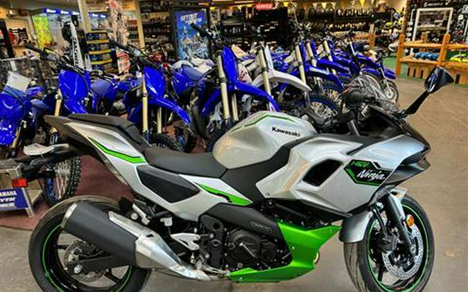 2024 Kawasaki Ninja 7 Hybrid First Look [12 Fast Facts; 40 Pics]