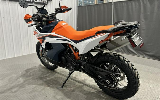 2026 KTM Adventure 890 R