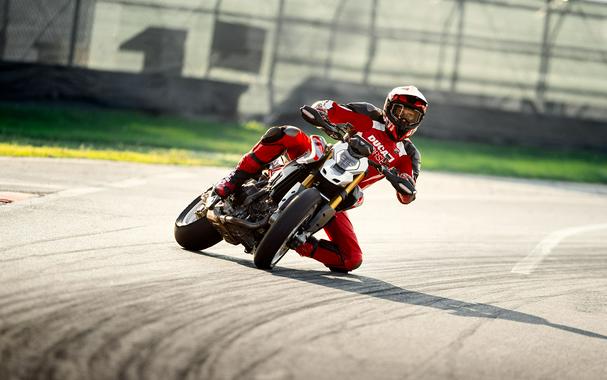 2027 Ducati Hypermotard V2 SP