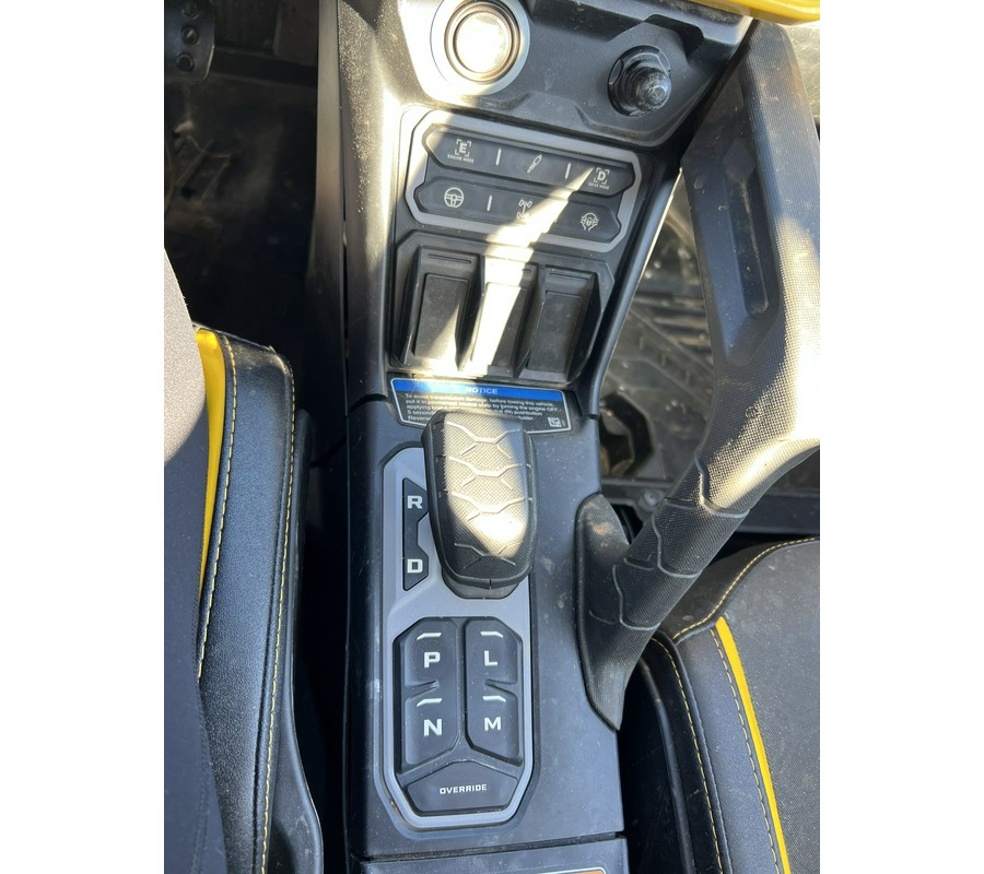 2024 Can-Am Maverick R X rs With SMART-SHOX