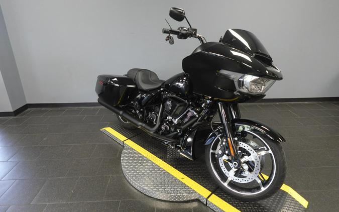 2025 Harley-Davidson Road Glide Vivid Black - Black Finish