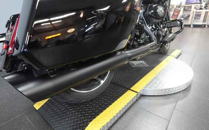 2025 Harley-Davidson Road Glide Vivid Black - Black Finish