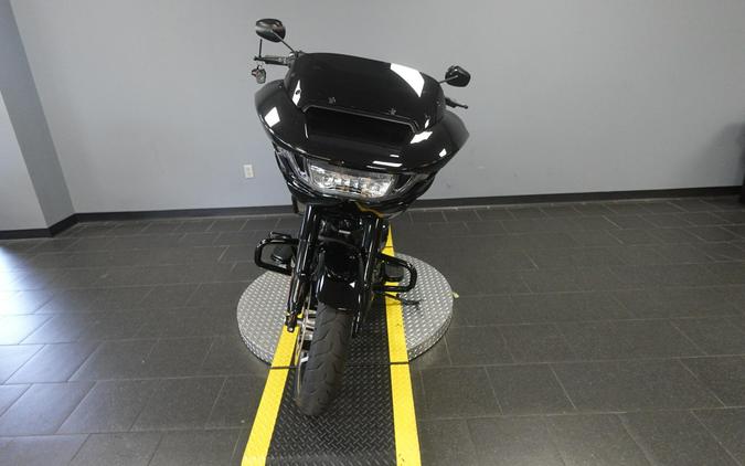 2025 Harley-Davidson Road Glide Vivid Black - Black Finish