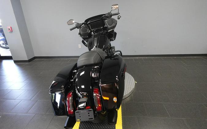 2025 Harley-Davidson Road Glide Vivid Black - Black Finish