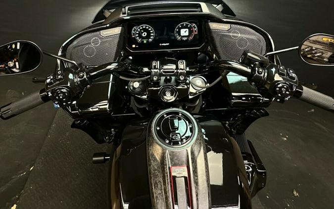 Harley-Davidson CVO™ Road Glide® ST 2024 FLTRXSTSE RAVEN METALLIC