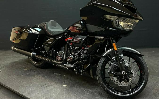 Harley-Davidson CVO™ Road Glide® ST 2024 FLTRXSTSE RAVEN METALLIC