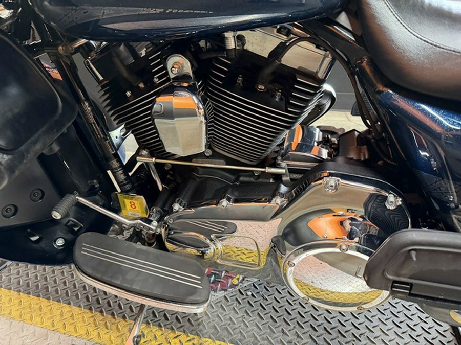 2016 Harley-Davidson Street Glide FLHXS - Special