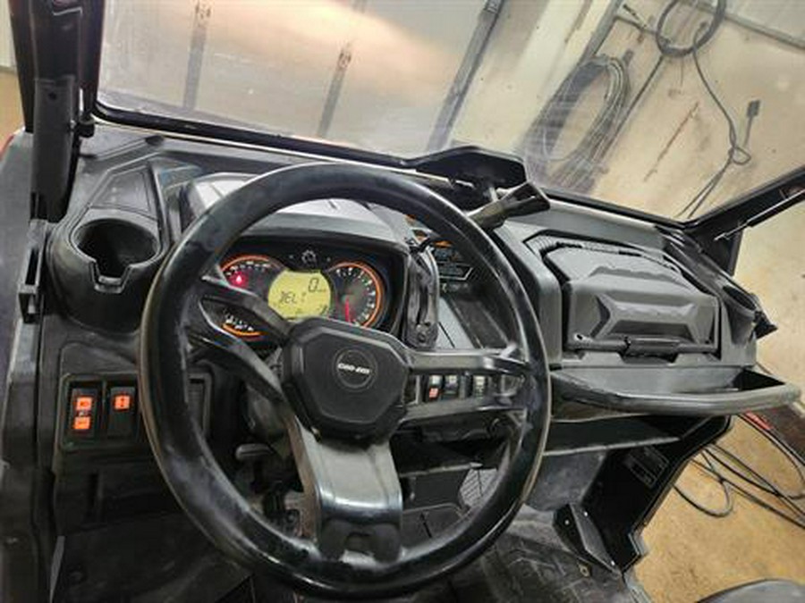 2017 Can-Am Defender XT HD8