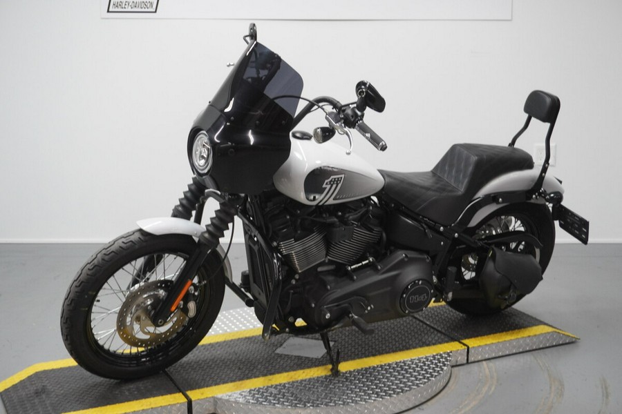 2021 Harley-Davidson® Street Bob® 114 Stone Washed White Pearl