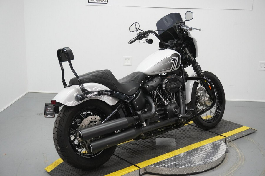 2021 Harley-Davidson® Street Bob® 114 Stone Washed White Pearl