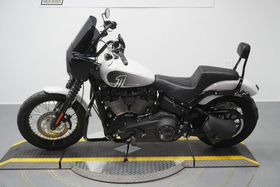 2021 Harley-Davidson® Street Bob® 114 Stone Washed White Pearl
