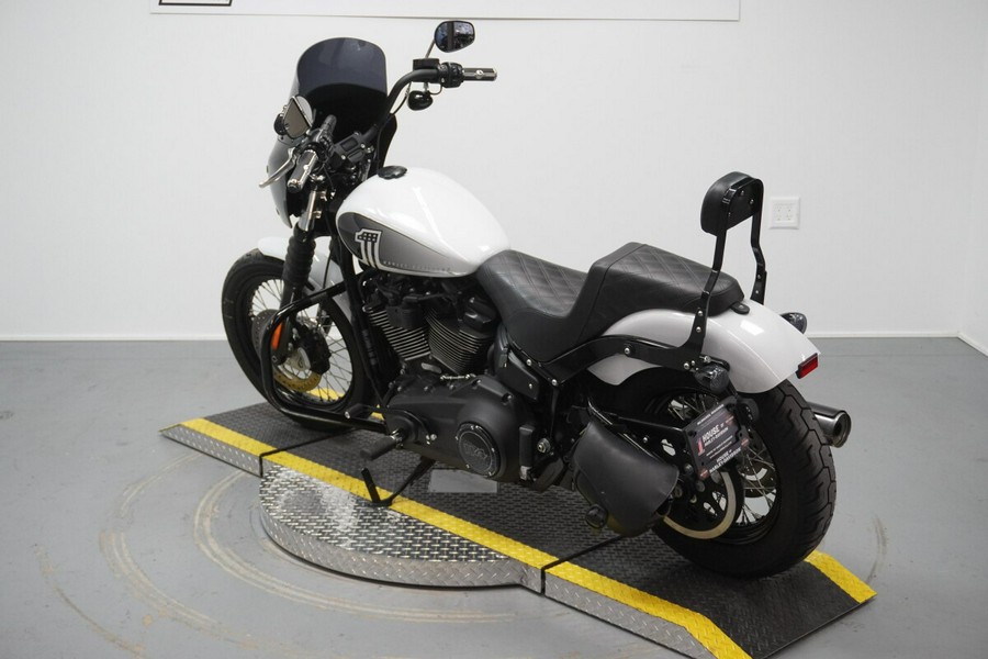 2021 Harley-Davidson® Street Bob® 114 Stone Washed White Pearl