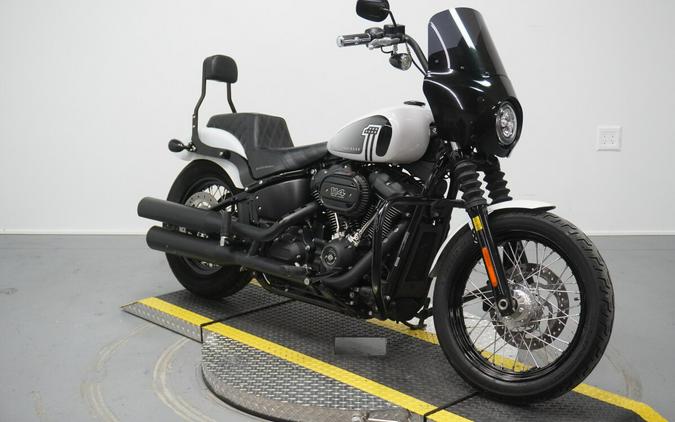 2021 Harley-Davidson® Street Bob® 114 Stone Washed White Pearl