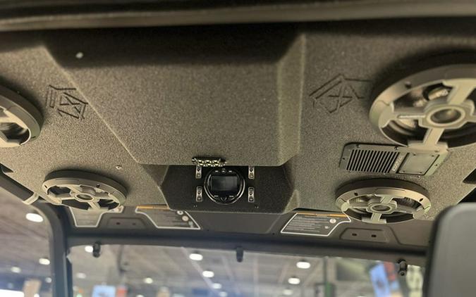 2025 Can-Am Defender DPS HD10