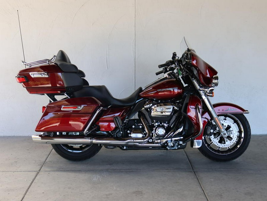 2017 Harley-Davidson® FLHTKL - Ultra Limited Low